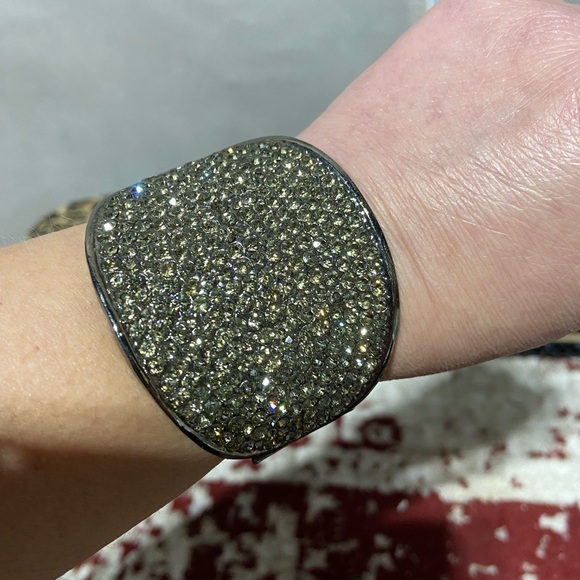 Black Metal and Large Rhinestone Statement Hinged Cuff Bangle - Picture 6 of 6